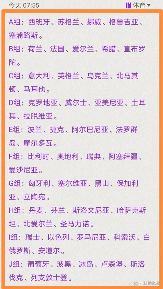 天空充满科幻感的神秘云雾，仿佛把人们带入了那个充满欢乐、奇幻的童趣世界